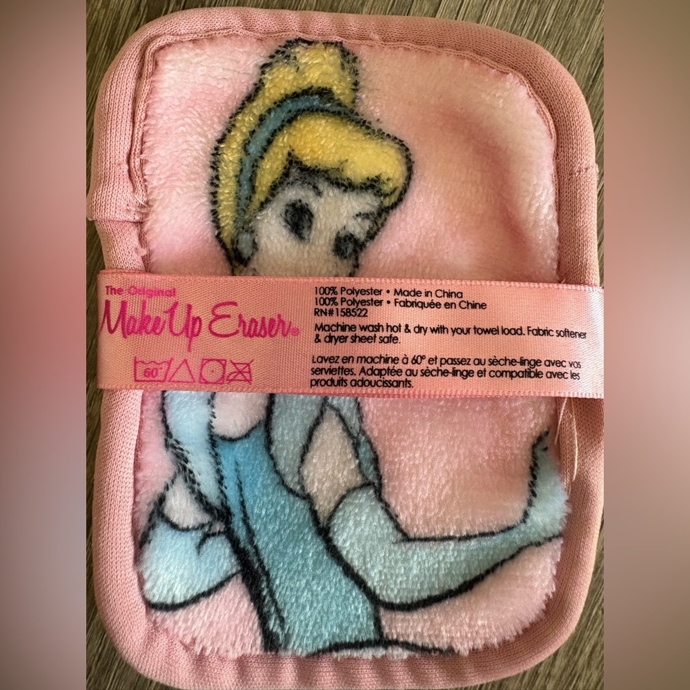 The Original Makeup Eraser Ultimate Disney Princess Set of 7 - Picture 2 of 3